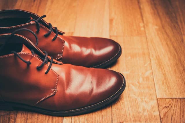 Czy pastować nowe buty? Odkryj korzyści i najlepsze praktyki pielęgnacji Czy pastować nowe buty? Odkryj korzyści i najlepsze praktyki pielęgnacji