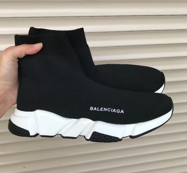Ile kosztują buty Balenciaga? Sprawdź ceny i uniknij przepłacania! Ile kosztują buty Balenciaga? Sprawdź ceny i uniknij przepłacania!